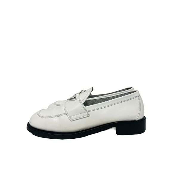 PRADA White Leather Metal Triangle Logo Slip-On Loafers Size 36.5 US 6.5 - Picture 2 of 11
